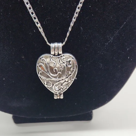 Silver-tone Themed Necklace Bundle - Picture 9 of 11